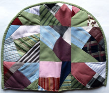 Load image into Gallery viewer, Tea cosy, patchwork