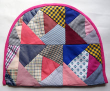 Load image into Gallery viewer, Tea cosy, patchwork